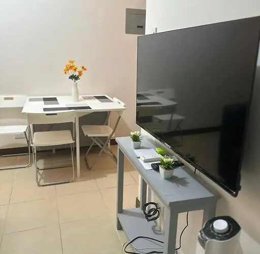 Apartment Free Parking 2b/r @infina Tower